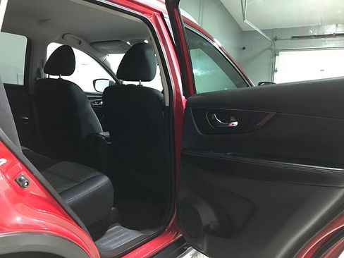 Used 2017 Nissan Rogue SV FWD image 15
