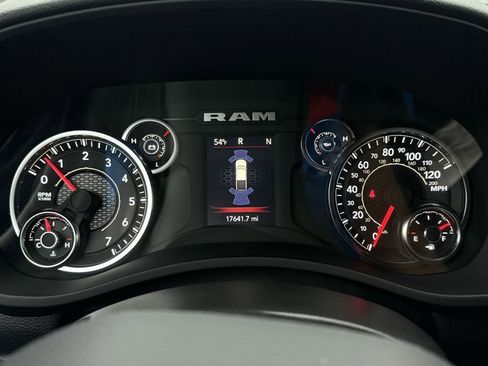 Used 2024 RAM 2500 Big Horn w/ Sport Appearance Package image 20