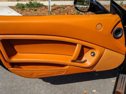 Used 2010 Ferrari California RWD image 38