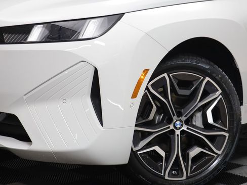 New 2026 BMW iX xDrive60 image 4