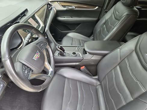 Used 2022 Cadillac XT6 Premium Luxury w/ Platinum Package FWD image 17
