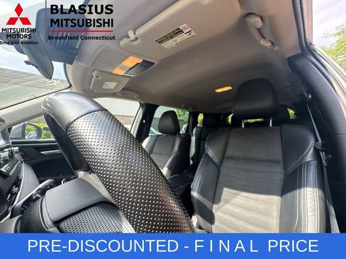 Used 2022 Mitsubishi Outlander SE AWD/4WD image 19