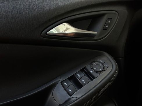 Used 2025 Buick Encore GX Preferred FWD image 19