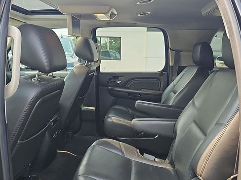 Used 2014 GMC Yukon XL Denali AWD/4WD image 19