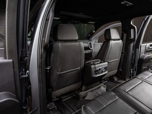 Used 2021 Chevrolet Silverado 1500 High Country w/ Technology Package image 33