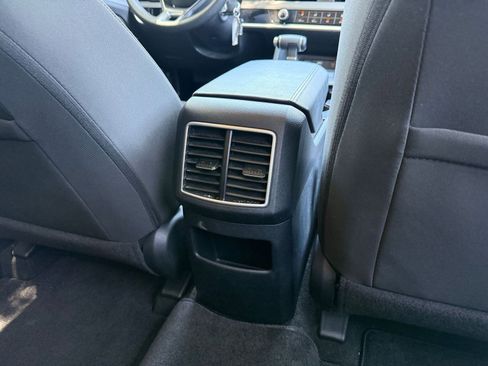 Used 2025 Kia Sportage LX FWD image 23