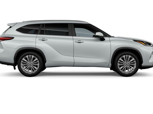 New 2026 Toyota Highlander Platinum image 12