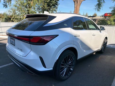 Used 2024 Lexus RX 350 w/ Convenience Package AWD/4WD image 3