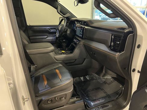 Used 2023 GMC Sierra 1500 AT4 w/ AT4 Preferred Package AWD/4WD image 36
