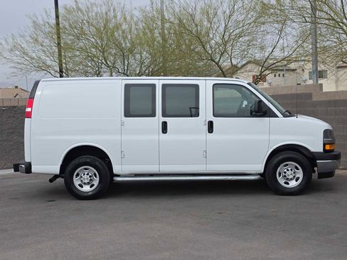 Used 2024 Chevrolet Express 2500 w/ Driver Convenience Package image 10