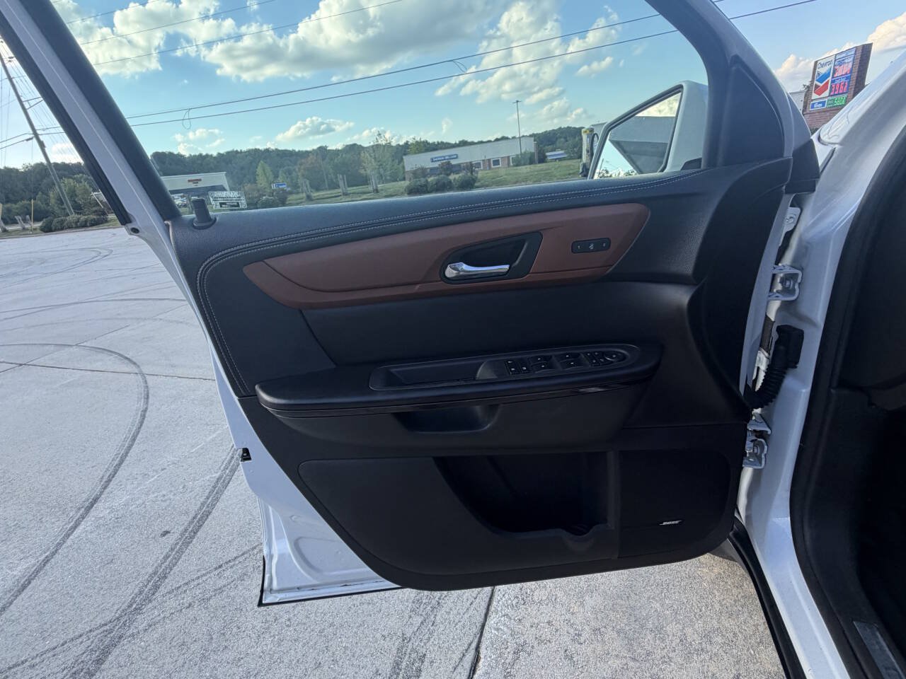 Used 2016 Chevrolet Traverse LTZ AWD/4WD image 21