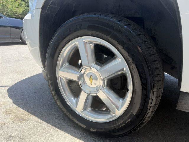 Used 2012 Chevrolet Suburban LT w/ All-Star Edition RWD image 20