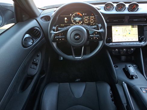 Used 2024 Nissan Z Performance w/ Floor Mat Package RWD image 11