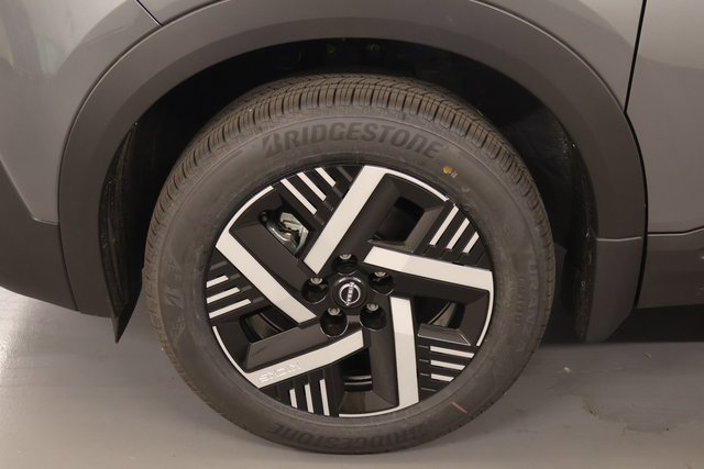 New 2026 Nissan Kicks SV w/ Cold Weather Package FWD image 7