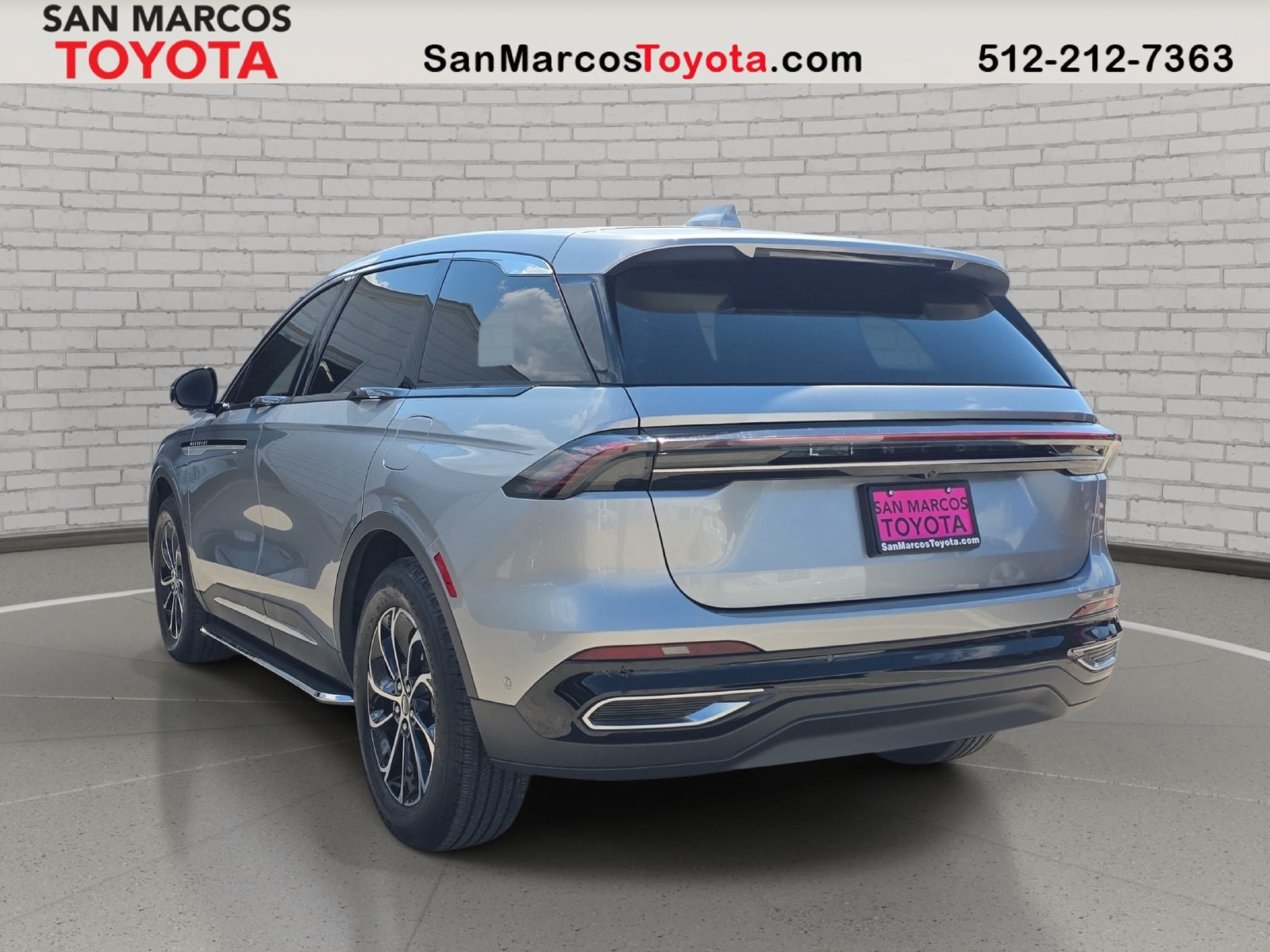Used 2024 Lincoln Nautilus Premier AWD/4WD image 8