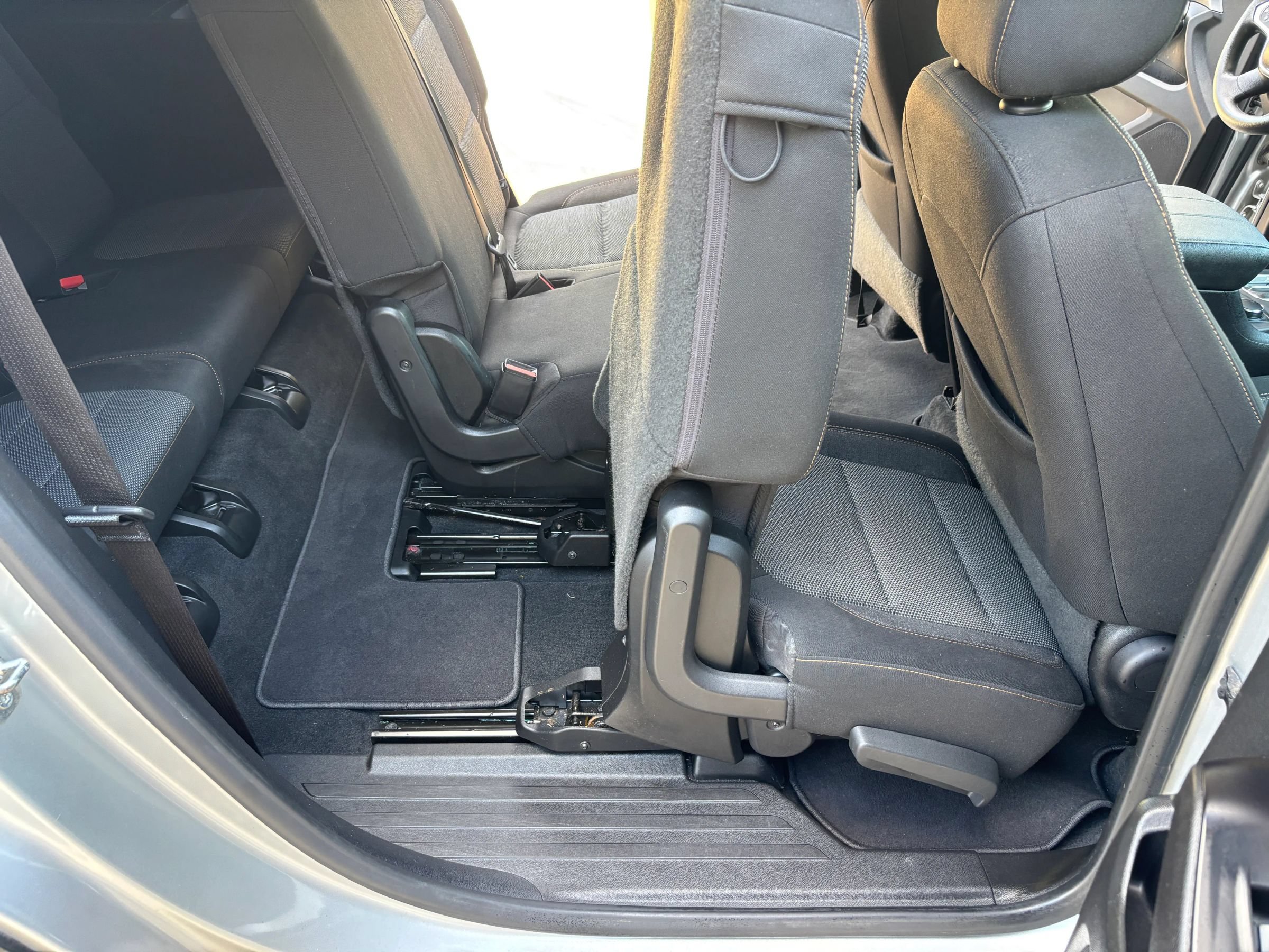 Used 2020 Chevrolet Traverse LS FWD image 16