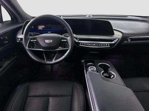Used 2024 Cadillac Lyriq Luxury w/ LPO, Floor Liner Package AWD/4WD image 2