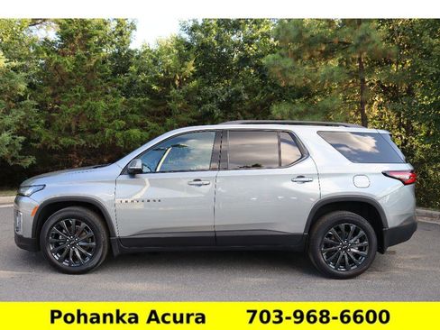 Used 2023 Chevrolet Traverse RS image 4