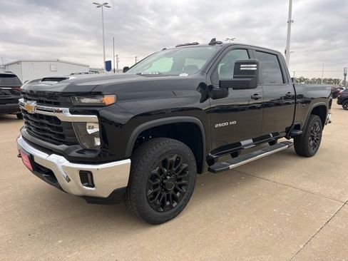 New 2026 Chevrolet Silverado 2500 LT image 11