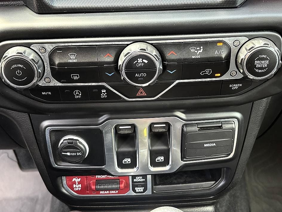 Used 2022 Jeep Wrangler Rubicon AWD/4WD image 21