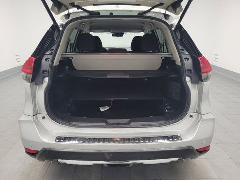 Used 2020 Nissan Rogue SV FWD image 29