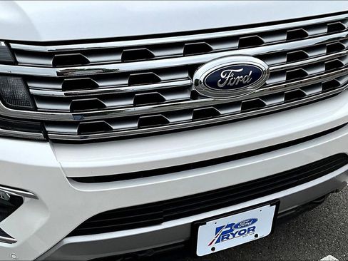Used 2018 Ford Expedition Max Limited w/ Equipment Group 301A AWD/4WD image 20
