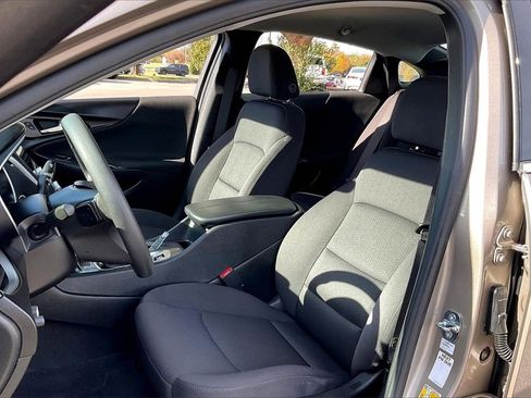 Used 2022 Chevrolet Malibu LT image 28