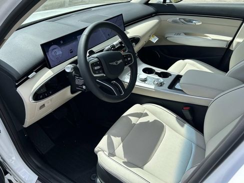 New 2026 Genesis GV70 2.5T Advanced AWD/4WD image 12