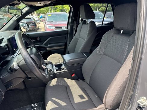 Used 2025 Toyota 4Runner SR5 AWD/4WD image 15