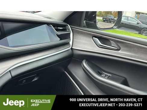 Used 2023 Jeep Grand Cherokee 4WD 4xe w/ Luxury Tech Group II image 24