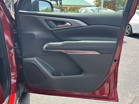 Used 2025 Chevrolet Traverse LT w/ Midnight/Sport Edition FWD image 15