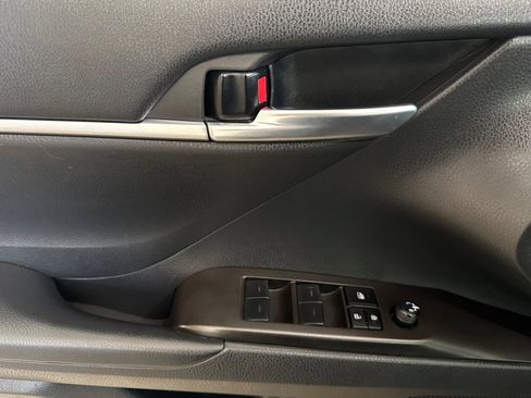 Used 2023 Toyota Camry SE image 11