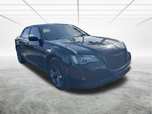 Used 2021 Chrysler 300 Touring w/ Sport Appearance Package RWD image 2