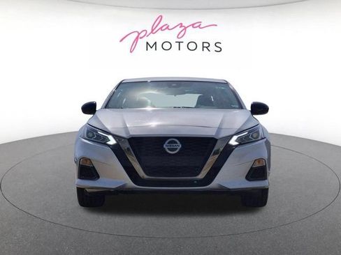 Used 2022 Nissan Altima 2.5 SR FWD image 2