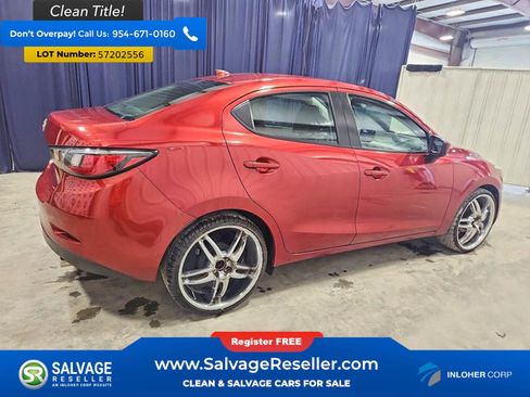 Used 2019 Toyota Yaris L FWD image 4