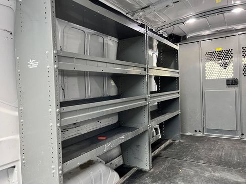 Used 2022 Ford Transit 250 Medium Roof AWD image 22