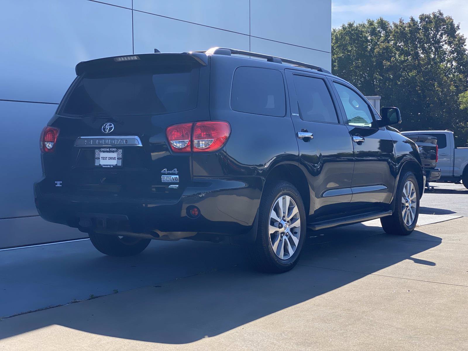 Used 2016 Toyota Sequoia Limited AWD/4WD image 4
