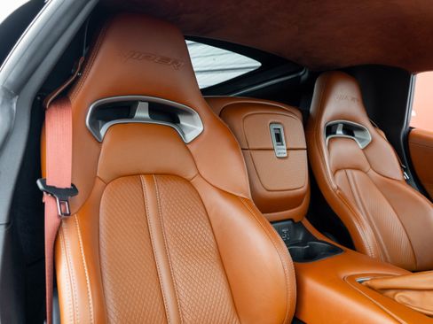 Used 2013 SRT Viper GTS w/ GTS Laguna Interior Pkg RWD image 22