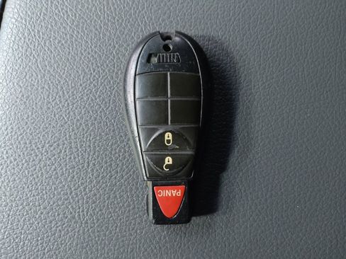 Used 2019 RAM 1500 Classic SLT image 32