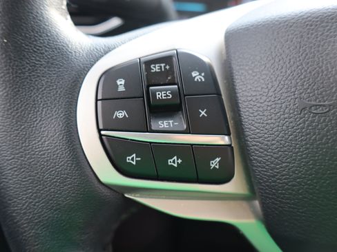 Used 2023 Ford Explorer XLT w/ Equipment Group 202A image 18