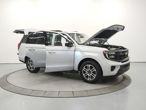 Used 2025 Ford Expedition Active AWD/4WD image 10