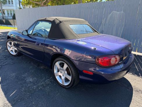 Used 2003 MAZDA MX-5 Miata LS image 15