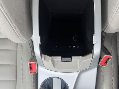 Used 2013 Ford C-MAX Energi SEL FWD image 23