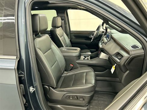 Used 2021 Chevrolet Tahoe Premier w/ Premium Package image 24