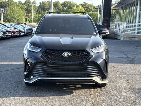 Used 2022 Toyota Highlander XSE FWD image 16
