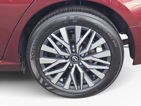 Used 2025 Nissan Altima 2.5 SV FWD image 20