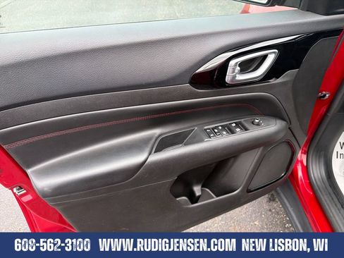 Used 2025 Jeep Compass Trailhawk AWD/4WD image 10