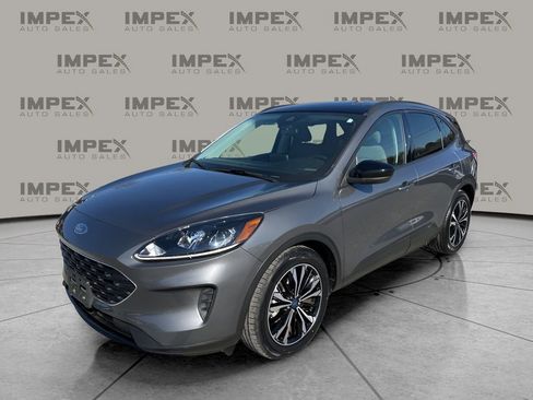 Used 2022 Ford Escape SE w/ SE Sport Appearance Package image 1