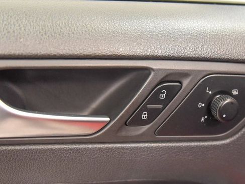 Used 2012 Volkswagen Jetta SE image 16