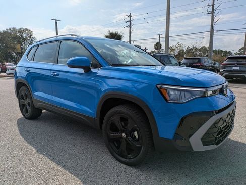 New 2026 Volkswagen Taos SEL image 8